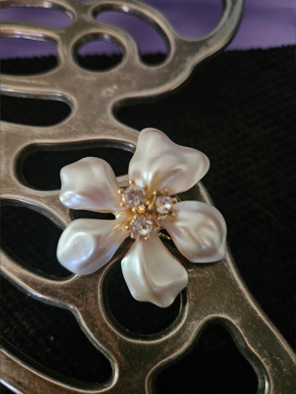 KJL MotherPearl/CZ Flower Ring
